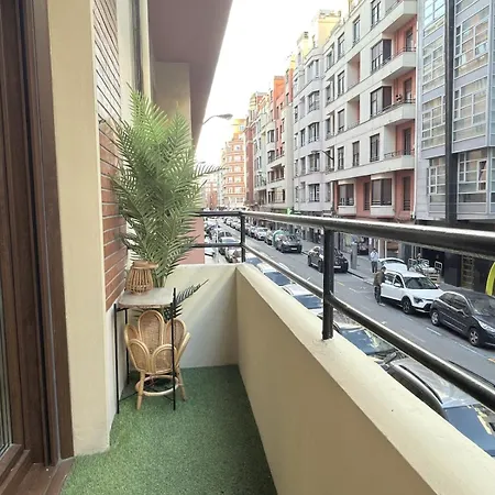 Nuevo Lujoso Centro Wifi ,parking Daire
